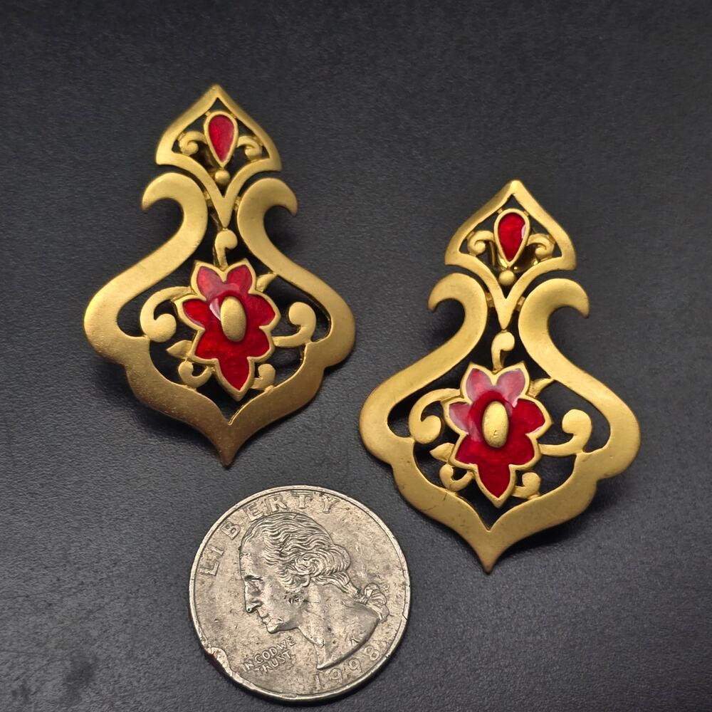 Avon Gold Tone Red Earrings Pierced Scrollwork Filigree Vintage 1990s Jewelry - Picture 3 of 6